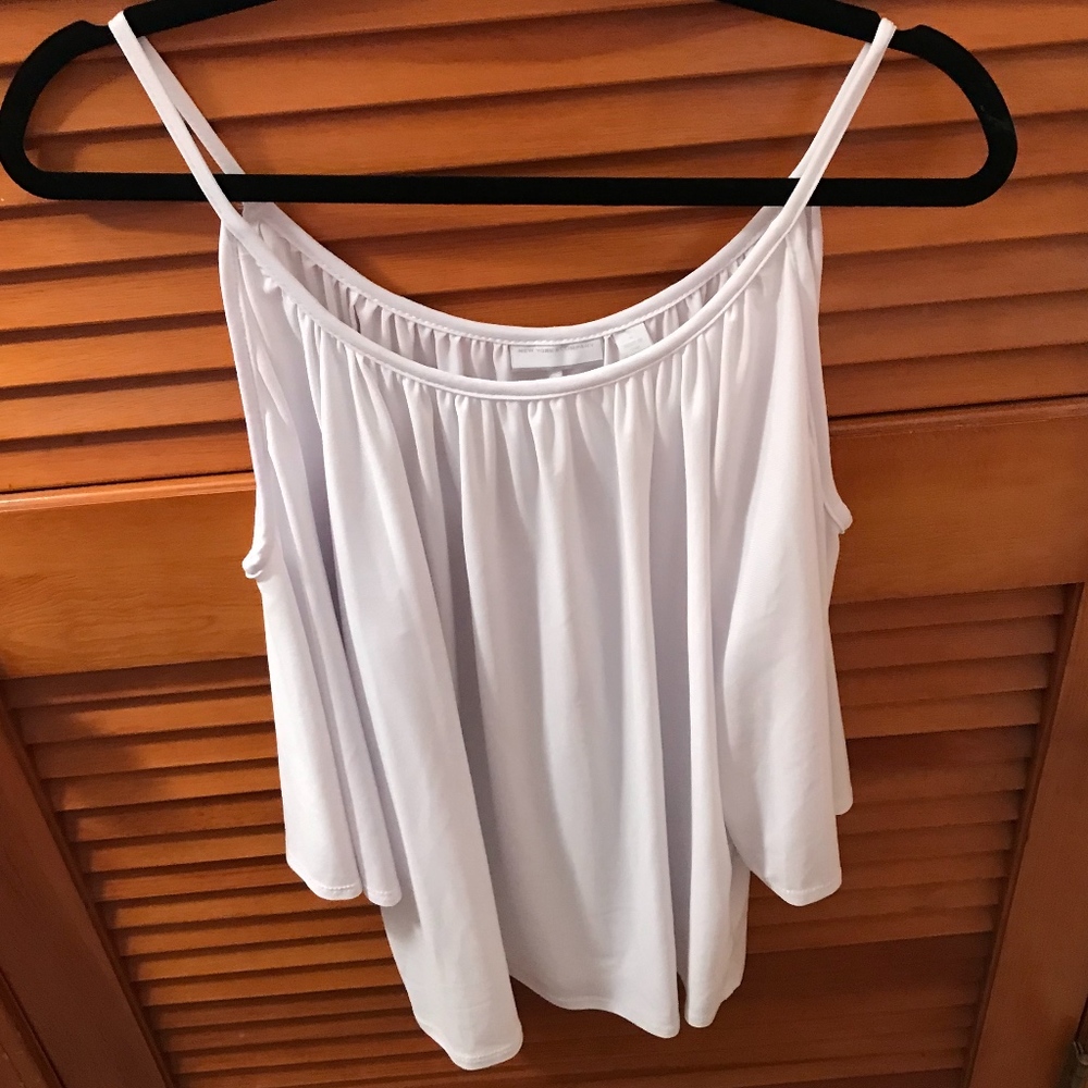 NWOT NY&Co White Cold Shoulder Top